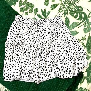 White and black spotted flounce skirt